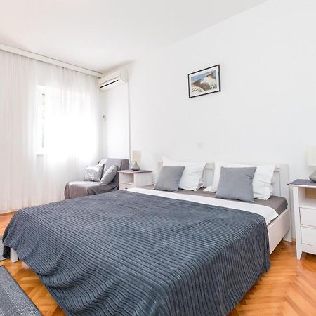 Apartments Seric Vrboska Eksteriør billede